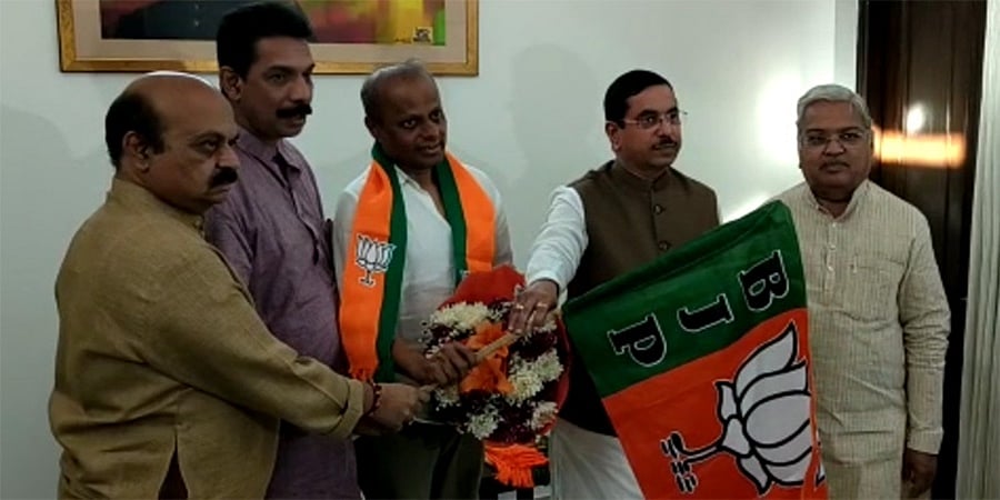 'ಕೈ' ಟಿಕೆಟ್ ವಂಚಿತ ನಾಗರಾಜ ಛಬ್ಬಿ ಬಿಜೆಪಿಗೆ ಸೇರ್ಪಡೆ