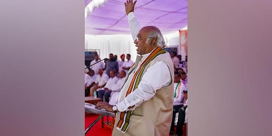 ಫೋಟೋಗಳಿಗಷ್ಟೇ ದಲಿತರನ್ನು ಬಿಜೆಪಿ ಬಳಸಿಕೊಳ್ಳುತ್ತಿದೆ: ಮಲ್ಲಿಕಾರ್ಜುನ ಖರ್ಗೆ