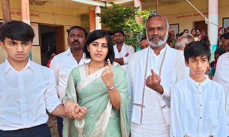ಪ್ರಿಯಾಂಕ್ ಖರ್ಗೆ ಕುಟುಂಬ