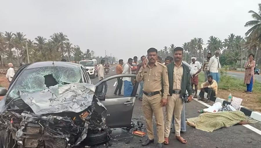 ಚಿಕ್ಕಮಗಳೂರಿನಲ್ಲಿ ಕಾರು- ಟಿಟಿ ವಾಹನ ನಡುವೆ ಭೀಕರ ಅಪಘಾತ: ಮಗು ಸೇರಿ ಇಬ್ಬರ ದಾರುಣ ಸಾವು