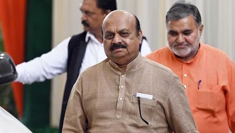 ಆರ್ಎಸ್ಎಸ್ ಕಚೇರಿಗೆ ಬಸವರಾಜ ಬೊಮ್ಮಾಯಿ ಭೇಟಿ: ಪಕ್ಷ ಸಂಘಟನೆ ಕುರಿತು ಚರ್ಚೆ