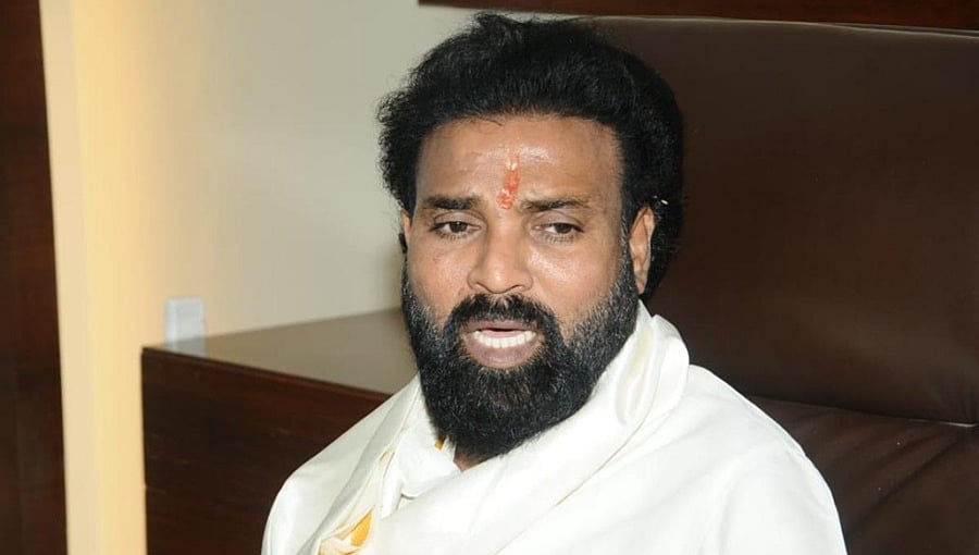 'ರಾಹುಲ್ ಕಾರ್ ಹಿಂದೆ ನಮ್ಮ CM ಬಾಡಿಗಾರ್ಡ್ ತರ ಓಡಿ  ಹೋಗ್ತಿದ್ರು; ಸಿದ್ದರಾಮಯ್ಯಗಿಂತ ಡಿಕೆಶಿ ಹೈಕಮಾಂಡ್ ಗೆ ಹೆಚ್ಚಿನ ಕಪ್ಪ-ಕಾಣಿಕೆ'