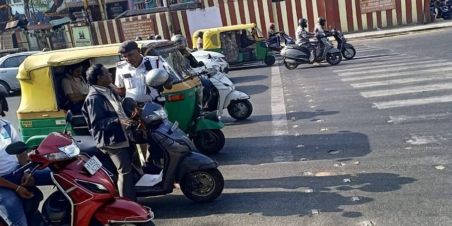 ನಾಳೆ ಸಿಇಟಿ ಪರೀಕ್ಷೆ ದಿನವೇ ನೂತನ ಮುಖ್ಯಮಂತ್ರಿ ಪ್ರಮಾಣ ವಚನ: ಬೆಂಗಳೂರಿನಲ್ಲಿ ಸಂಚಾರ ದಟ್ಟಣೆ ಭೀತಿ, ಪೊಲೀಸರಿಂದ ಕ್ರಮ