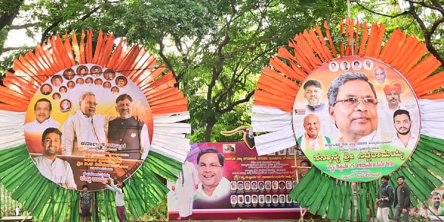 ಬೆಂಗಳೂರಿನಲ್ಲಿ ಕಂಗೊಳಿಸುತ್ತಿವೆ ಗಾಂಧಿ ಕುಟುಂಬ, ಸಿದ್ದರಾಮಯ್ಯ, ಡಿಕೆ ಶಿವಕುಮಾರ್, ಮಲ್ಲಿಕಾರ್ಜುನ ಖರ್ಗೆ ಪೋಸ್ಟರ್‌ಗಳು!