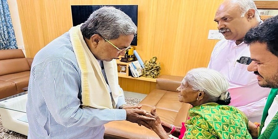 ಸಿಎಂ ಸಿದ್ದು ಭೇಟಿಯಾಗಿ ಶುಭ ಹಾರೈಸಿದ ವೃಕ್ಷಮಾತೆ ಸಾಲು ಮರದ ತಿಮ್ಮಕ್ಕ!