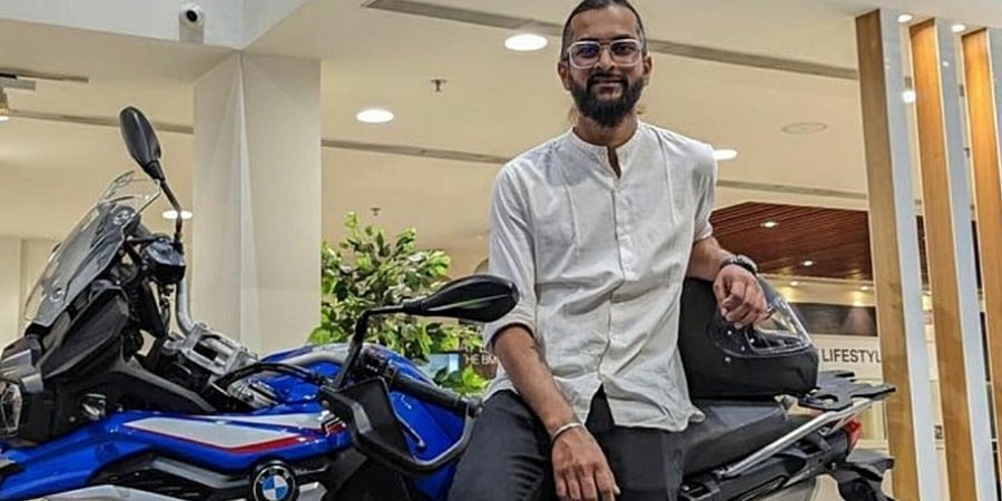 ನೇಪಾಳ ಪ್ರವಾಸ ಆಯೋಜಿಸಿದ ಸಹ ಸವಾರನಿಗೆ 12 ಲಕ್ಷ ರೂ. ಬೈಕ್ ಗಿಫ್ಟ್ ನೀಡಿದ ನಟ ಅಜಿತ್