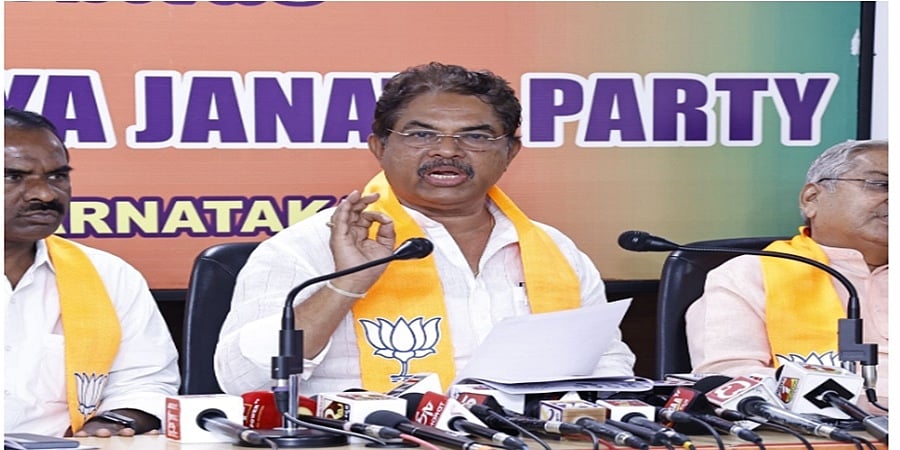 ರಾಜ್ಯದಲ್ಲಿರುವುದು ಡಬಲ್ ಸ್ಟೇರಿಂಗ್ ಸರ್ಕಾರ; ಸಿಎಂ ಸೈಲೆಂಟ್, ಡಿಸಿಎಂ ವೈಲೆಂಟ್: ಆರ್.ಅಶೋಕ್ ಟೀಕಾ ಪ್ರಹಾರ