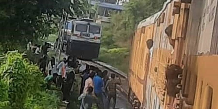 ತಾಳಗುಪ್ಪ ಬೆಂಗಳೂರು ಅಂತರ ಸಿಟಿ ಎಕ್ಸ್‌ಪ್ರೆಸ್‌: ಕೋಚ್‌ಗಳಿಂದ ಬೇರ್ಪಟ್ಟ ಎಂಜಿನ್; ಕೆಲಕಾಲ ಉದ್ವಿಗ್ನ ಸ್ಥಿತಿ