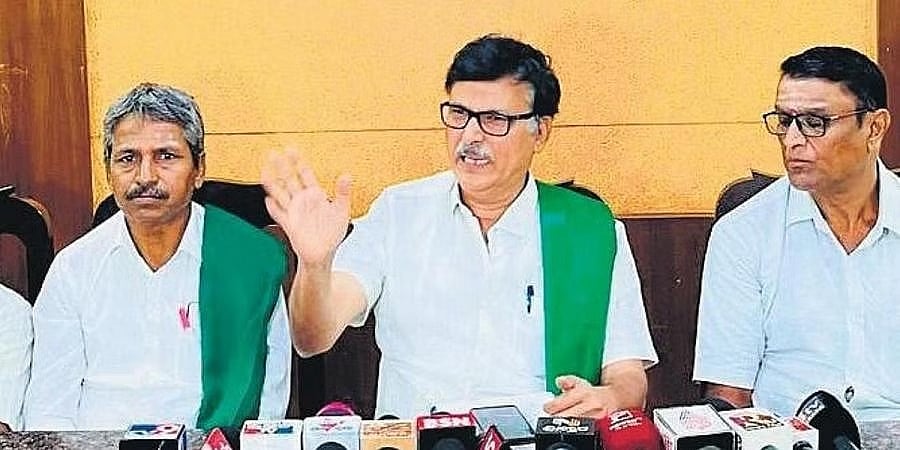 ಕೃಷಿ ಪಂಪ್ ಸೆಟ್ ಗಳಿಗೆ ಆಧಾರ್ ಲಿಂಕ್ ಕಡ್ಡಾಯ ಆದೇಶ ಹಿಂಪಡೆಯಿರಿ: ಕುರುಬೂರು ಶಾಂತಕುಮಾರ್