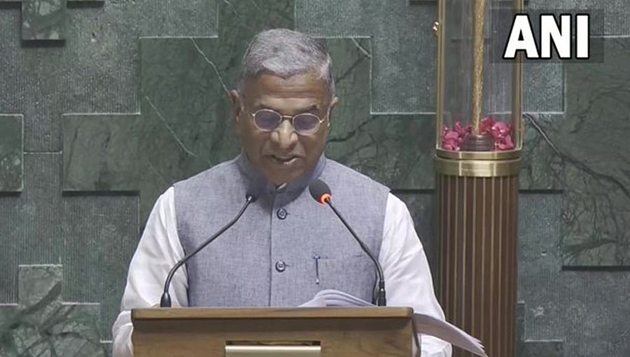 ನೂತನ ಸಂಸತ್​ ಭವನ ಭಾರತೀಯ ಸಂಸ್ಕೃತಿ ಬಿಂಬಿಸುತ್ತದೆ: ಉಪ ರಾಷ್ಟ್ರಪತಿ ಜಗದೀಪ್​ ಧನಕರ್​​ ಸಂದೇಶ ಓದಿದ ಉಪಸಭಾಪತಿ