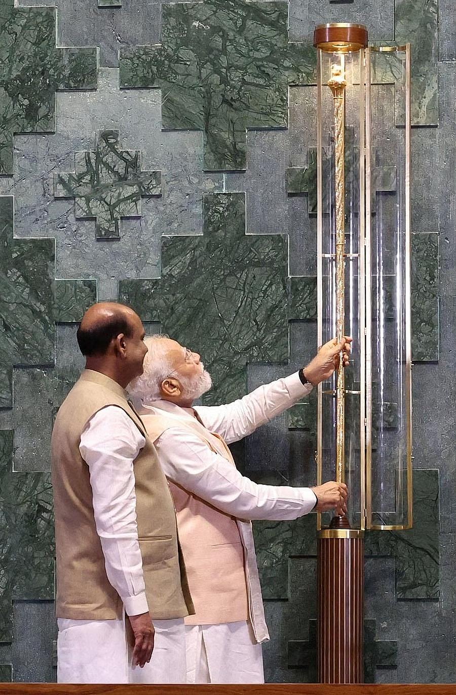 ನೂತನ ಸಂಸತ್ ಭವನದಲ್ಲಿ ಸೆಂಗೋಲ್ ಪ್ರತಿಷ್ಠಾಪನೆ