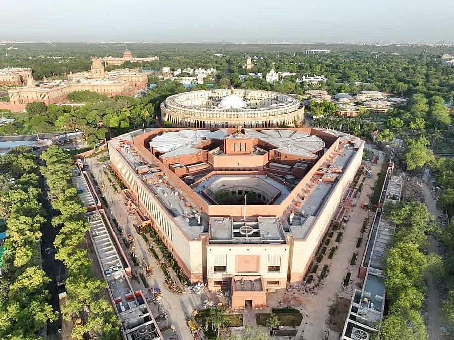 ಸಂಸತ್ ಭವನದ ವಿಹಂಗಮ ನೋಟ