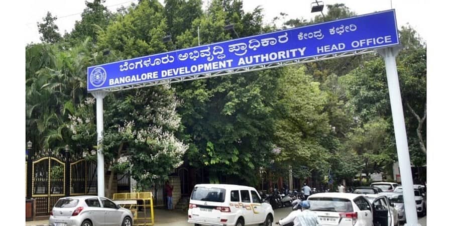 20 ವರ್ಷ ಕಳೆದರೂ ನಿವೇಶನ ಪಡೆಯಲು ಬಿಡಿಎ ಕಚೇರಿಗೆ ಅಲೆಯುತ್ತಿರುವ ಕುಟುಂಬ