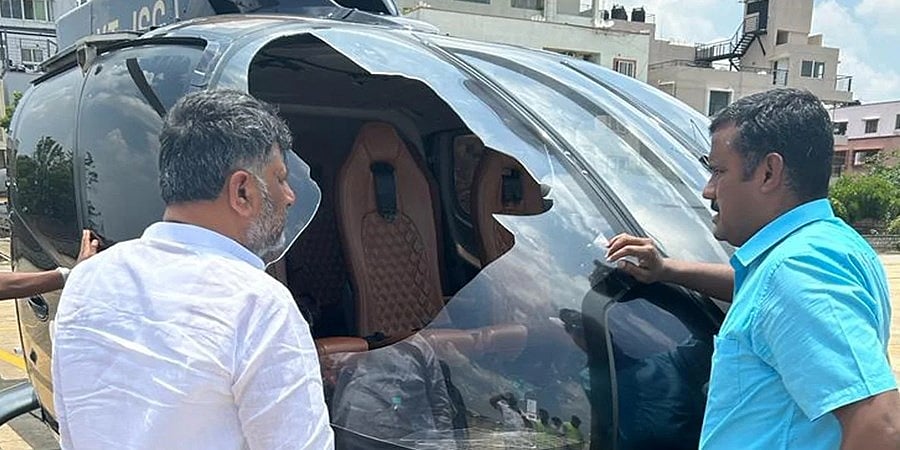 ಹೊನ್ನಾವರ: ಡಿಕೆ ಶಿವಕುಮಾರ್ ಬಂದಿಳಿದ ಹೆಲಿಪ್ಯಾಡ್ ಬಳಿ ಬೆಂಕಿ, ತಪ್ಪಿದ ದುರಂತ; ಹಿಂದುತ್ವ ನಮ್ಮ ಆಸ್ತಿಯೂ ಹೌದು ಎಂದ ಕೆಪಿಸಿಸಿ ಅಧ್ಯಕ್ಷ