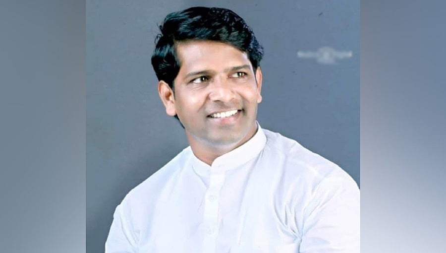 ವಿಜಯಪುರ: ಹಾಡಹಗಲೇ ಕಾರ್ಪೊರೇಟರ್ ಪತಿಯ ಬರ್ಬರ ಹತ್ಯೆ