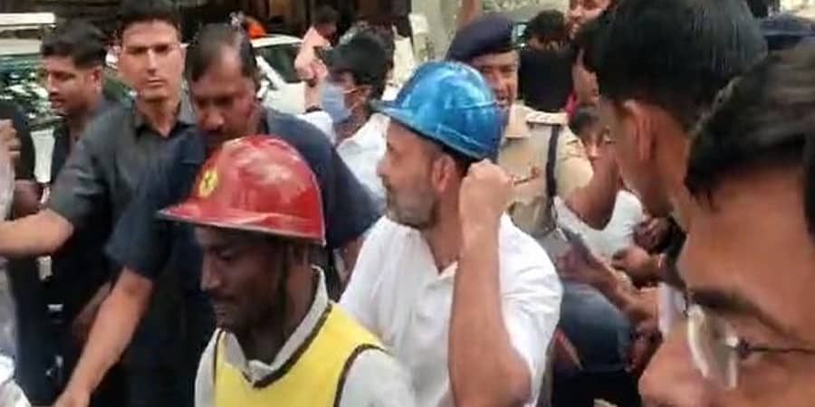 ಬೆಂಗಳೂರು: ಹೋಟೆಲ್ ತಲುಪಲು ಡೆಲಿವರಿ ಬಾಯ್ ಸ್ಕೂಟರ್ನಲ್ಲಿ ರಾಹುಲ್ ಗಾಂಧಿ ಸವಾರಿ; ವಿಡಿಯೋ!