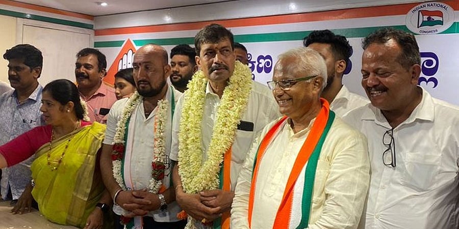 ಮಂಗಳೂರು: ಬಿಜೆಪಿಗೆ ಭಾರಿ ಆಘಾತ, 32 ವರ್ಷಗಳ ಕಾಲ RSS ನಲ್ಲಿದ್ದ ಸತೀಶ್ ಪ್ರಭು ಕಾಂಗ್ರೆಸ್‌ ಸೇರ್ಪಡೆ
