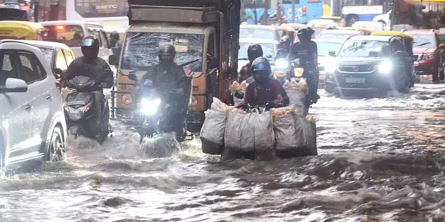ಮುಂಗಾರಿನಲ್ಲಿ ಭಾರೀ ಮಳೆ ನಿರೀಕ್ಷೆ: ಬೆಂಗಳೂರಿಗರಿಗೆ ತಜ್ಞರ ಎಚ್ಚರಿಕೆ, ನಗರವಾಸಿಗಳು ಇವನ್ನು ಪಾಲಿಸಿ...