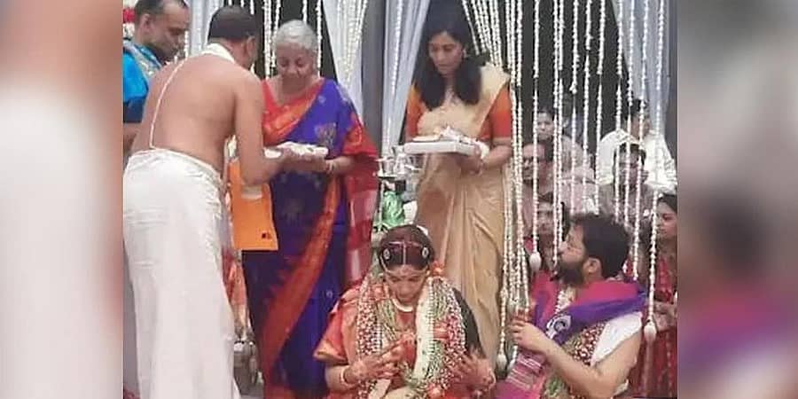 ಕೇಂದ್ರ ವಿತ್ತ ಸಚಿವೆ ನಿರ್ಮಲಾ ಸೀತಾರಾಮನ್ ಪುತ್ರಿಯನ್ನು ವರಿಸಿದ ಪ್ರತೀಕ್ ದೋಷಿ ಯಾರು? ಅವರ ಹಿನ್ನೆಲೆಯೇನು?