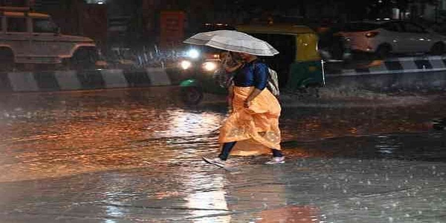 ಮುಂಗಾರು ಮಳೆ: ಬೆಂಗಳೂರಿನ ಹಲವು ರಸ್ತೆ, ಅಂಡರ್ ಪಾಸ್ ಮುಳುಗಡೆ, ತಗ್ಗು ಪ್ರದೇಶಗಳು ಜಲಾವೃತ
