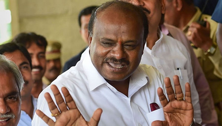 ಜನರ ಕಿವಿ ಮೇಲೆ ಹೂ ಇಟ್ಟಿದ್ದಾರೆ: ಸಿದ್ದರಾಮಯ್ಯ ಬಜೆಟ್ಗೆ ಕುಮಾರಸ್ವಾಮಿ ವ್ಯಂಗ್ಯ
