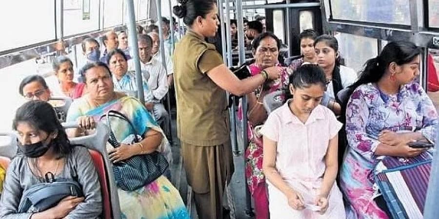 ಶಕ್ತಿ ಯೋಜನೆ: ಆರ್ಥಿಕವಾಗಿ ಸದೃಢರಾಗಿರುವ ಮಹಿಳೆಯರಿಂದ ಟಿಕೆಟ್ ಖರೀದಿ, ಇತರರಿಗೆ ಮಾದರಿ!