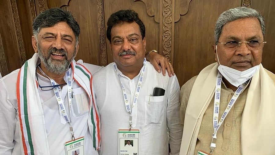 ಡಿಕೆಶಿ ನಿವಾಸದಲ್ಲಿ ಔತಣಕೂಟ; ಜಾರಕಿಹೊಳಿ, ಮಹದೇವಪ್ಪ ಸೇರಿ ಹಲವರು ಗೈರು; ಪರೋಕ್ಷವಾಗಿ ಅಸಮಾಧಾನ?