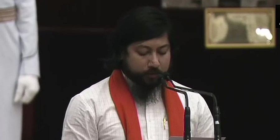 ಪಶ್ಚಿಮ ಬಂಗಾಳದಲ್ಲಿ ಕೇಂದ್ರ ಸಚಿವ ಪ್ರಮಾಣಿಕ್ ಬೆಂಗಾವಲು ವಾಹನದ ಮೇಲೆ ದಾಳಿ