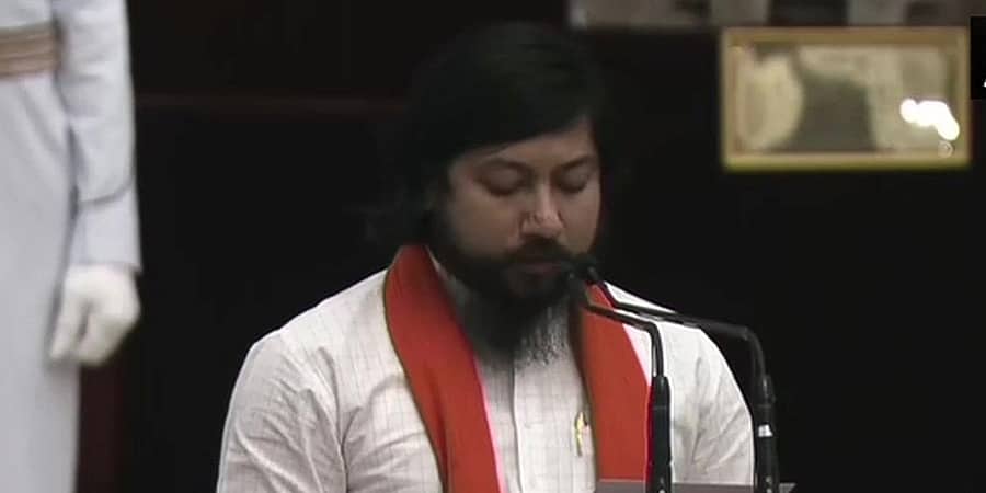 ಪಶ್ಚಿಮ ಬಂಗಾಳದಲ್ಲಿ ಕೇಂದ್ರ ಸಚಿವ ಪ್ರಮಾಣಿಕ್ ಬೆಂಗಾವಲು ವಾಹನದ ಮೇಲೆ ದಾಳಿ