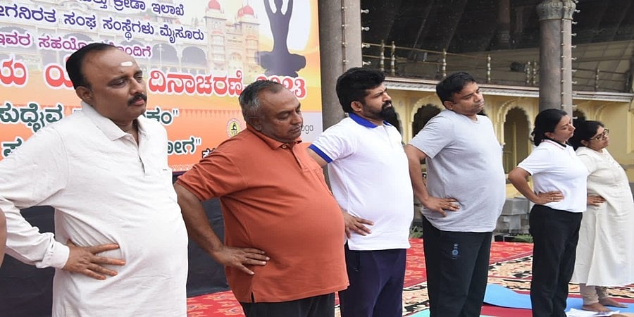 'ಸಿದ್ದರಾಮಯ್ಯ ಸಾಹೇಬ್ರ ಸರ್ಕಾರದಲ್ಲಿ ಎಂತೆಂಥ ಸಚಿವರಿದ್ದಾರೆ, ರಾಜ್ಯದ ರೈತರಿಂದಲೇ ಅಕ್ಕಿ ಖರೀದಿಸಿ, ಮೋದಿ ಬೈಕೊಂಡು ಓಡಾಡಬೇಡಿ': ಪ್ರತಾಪ್ ಸಿಂಹ
