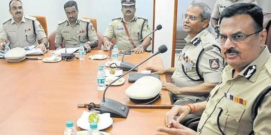 ಅಪರಾಧ ನಡೆದ ಸ್ಥಳಗಳಿಗೆ ಭೇಟಿ ಕೊಟ್ಟು, ತನಿಖೆಗೆ ಮಾರ್ಗದರ್ಶನ ನೀಡಿ: ಅಧಿಕಾರಿಗಳಿಗೆ ಡಿಜಿ ಅಲೋಕ್ ಮೋಹನ್ ಸೂಚನೆ