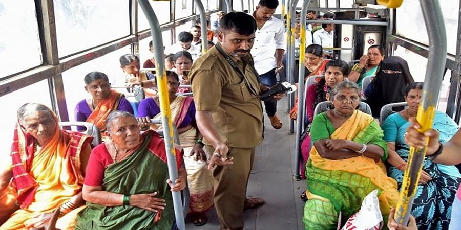 ಮಹಿಳೆಯರಿಗೆ ಉಚಿತ ಬಸ್ ಪ್ರಯಾಣ: ದೇವಾಲಯಗಳಲ್ಲಿ ಫುಲ್ ರಶ್, ಪ್ರವಾಸೋದ್ಯಮಕ್ಕೆ ಉತ್ತೇಜನ