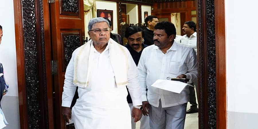 ವಾಸ್ತು ನಂಬಿಕೆಗೆ ಡೋಂಟ್ ಕೇರ್: ಮುಖ್ಯಮಂತ್ರಿ ಕಚೇರಿಯ ದಕ್ಷಿಣ ದ್ವಾರ ತೆರೆಸಿದ ಸಿದ್ದರಾಮಯ್ಯ