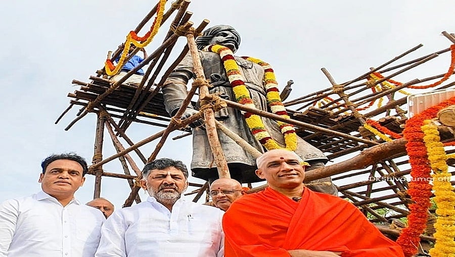 ಬೆಂಗಳೂರು ನಂದು: ಸ್ವಾಮೀಜಿ ಸಮ್ಮುಖದಲ್ಲೇ ಡಿಕೆಶಿ- ಅಶ್ವತ್ಥನಾರಾಯಣ ವಾಗ್ಯುದ್ಧ; ಇಬ್ಬರಿಗೂ ಚುಂಚಶ್ರೀ ಕಿವಿಮಾತು!