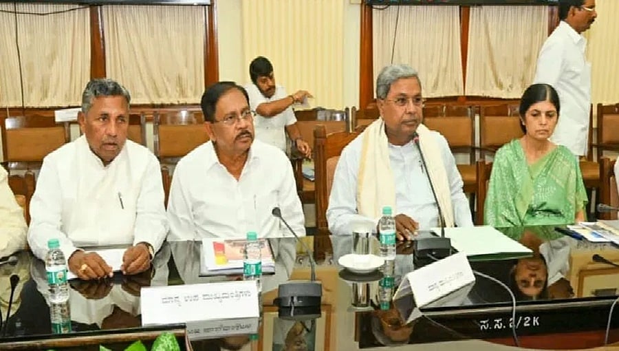 ಅನ್ನಭಾಗ್ಯ ಯೋಜನೆ ಜುಲೈನಿಂದಲೇ ಪ್ರಾರಂಭ; 5 ಕೆಜಿ ಅಕ್ಕಿ ಬದಲು 170 ರೂ. ಹಣ ನೀಡಲು ಸಂಪುಟ ನಿರ್ಧಾರ