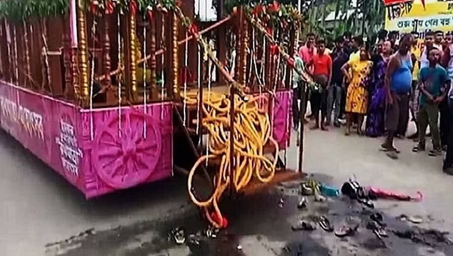 ತ್ರಿಪುರಾದಲ್ಲಿ ರಥಕ್ಕೆ ಹೈವೋಲ್ಟೇಜ್ ತಂತಿ ಸ್ಪರ್ಶ; ಇಬ್ಬರು ಮಕ್ಕಳು ಸೇರಿ 7 ಮಂದಿ ದುರ್ಮರಣ!