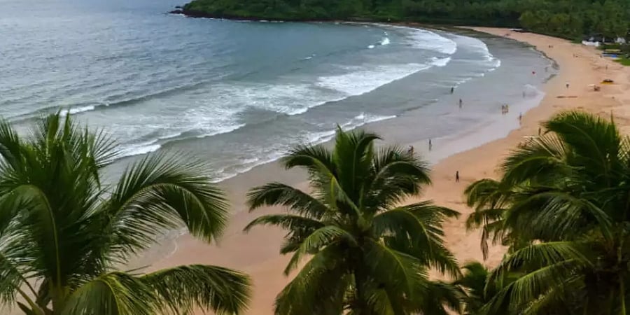 ಮುಂಗಾರು ಆರಂಭ: ಗೋವಾದ ಬೀಚ್ಗಳಿಗೆ ಪ್ರವೇಶ ನಿಷೇಧ; ಆದರೂ ನಿಲ್ಲದ ಪ್ರವಾಸಿಗರ ಭೇಟಿ