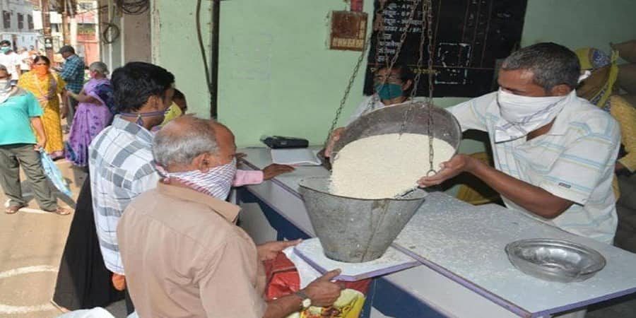 ಬಿಪಿಎಲ್ ಕಾರ್ಡಿನಲ್ಲಿ ಇಲ್ಲ ಬ್ಯಾಂಕ್ ವಿವರ; 'ಅನ್ನ ಭಾಗ್ಯ' ಯೋಜನೆ ಫಲಾನುಭವಿಗಳ ಖಾತೆಗೆ ಹಣ ವರ್ಗಾವಣೆ ಸರ್ಕಾರಕ್ಕೆ ಕಗ್ಗಂಟು!