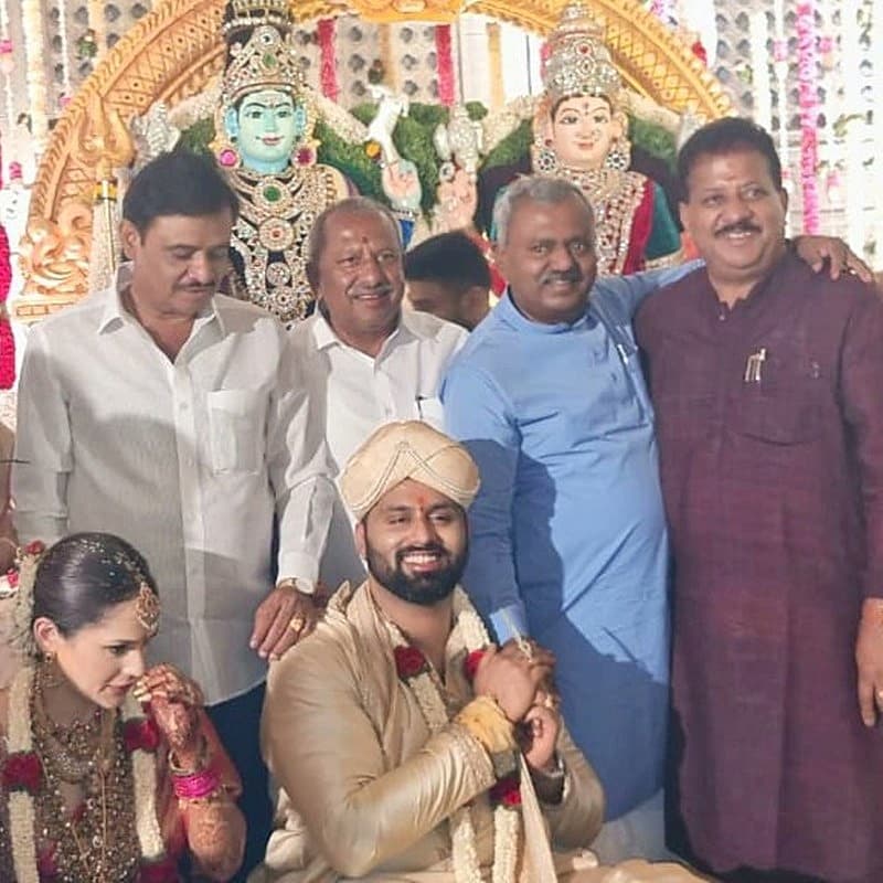 ರಾಜ್ಯ ಬಿಜೆಪಿ ನಾಯಕರಿಂದ ವಧೂ-ವರರಿಗೆ ಶುಭಾಶಯ