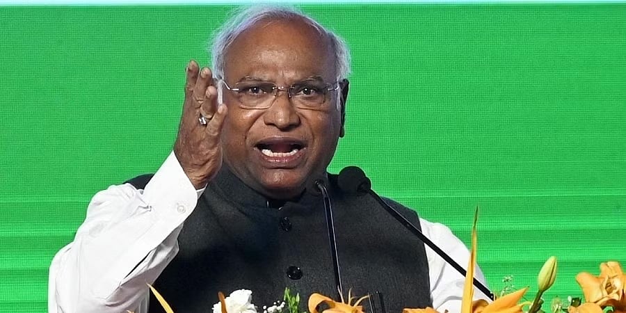 ಮೋದಿ ಸರ್ಕಾರ ಸರ್ಕಾರಿ ಸ್ವಾಮ್ಯದ ಸಂಸ್ಥೆಗಳನ್ನು ಹಾಳು ಮಾಡುತ್ತಿದೆ: ಮಲ್ಲಿಕಾರ್ಜುನ ಖರ್ಗೆ