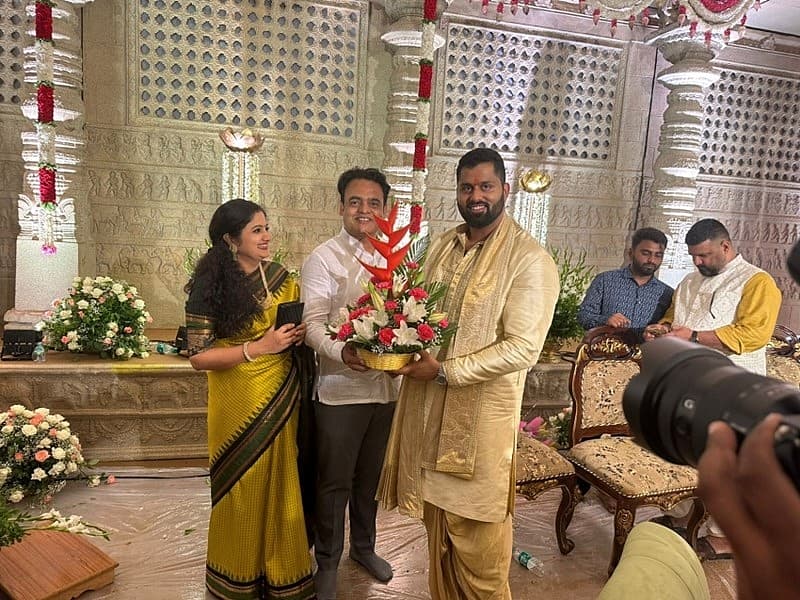 ಮಾಜಿ ಸಚಿವ ಡಾ ಅಶ್ವಥ್ ನಾರಾಯಣ ದಂಪತಿ ಜೊತೆ