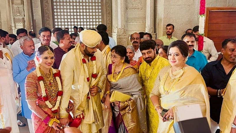 ಭಾರತಿ ವಿಷ್ಣುವರ್ಧನ್, ಅನಿರುದ್ಧ್ ಜೊತೆ