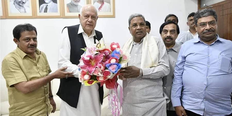 ಜಮ್ಮು-ಕಾಶ್ಮೀರ ಮಾಜಿ ಸಿಎಂ ಫಾರೂಕ್ ಅಬ್ದುಲ್ಲಾರಿಂದ ಸಿಎಂ ಸಿದ್ದರಾಮಯ್ಯ ಭೇಟಿ