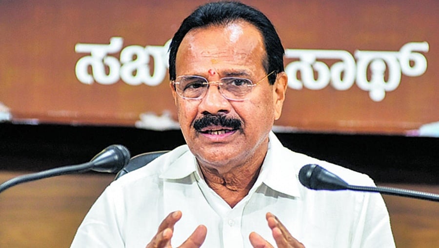13 ಮಂದಿ ನಾಲಾಯಕ್ ಸಂಸದರು; ತೇಜೋವಧೆ ನಡೆಯುತ್ತಿದ್ದರೂ ಮೌನವೇಕೆ? ಬಿಜೆಪಿ ಹಿರಿಯರ ಸೂಚನೆಯಂತೆ ಷಡ್ಯಂತ್ರ!