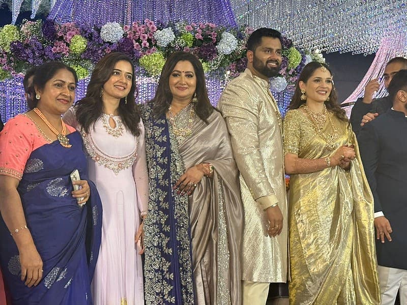 ನಟಿ ಆಶಿಕಾ ರಂಗನಾಥ್ ತಾಯಿಯೊಂದಿಗೆ ಆಗಮನ