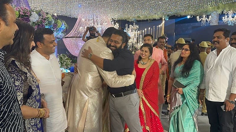 ನಟ ರಿಷಬ್ ಶೆಟ್ಟಿ ಮತ್ತು ಪ್ರಮೋದ್ ಶೆಟ್ಟಿ ಕುಟುಂಬ ನವ ವಧು ವರರಿಗೆ ವಿಶ್ ಮಾಡಿದ್ದು ಹೀಗೆ