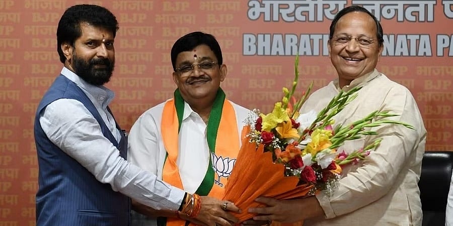 ಎಐಎಡಿಎಂಕೆ ಮಾಜಿ ನಾಯಕ ಮೈತ್ರೇಯನ್ ಬಿಜೆಪಿ ಸೇರ್ಪಡೆ