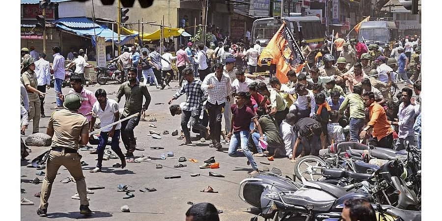 ಕೊಲ್ಲಾಪುರ ಹಿಂಸಾಚಾರ ಬಳಿಕ ನಿಪ್ಪಾಣಿಯಲ್ಲೂ ಪರಿಸ್ಥಿತಿ ಉದ್ವಿಗ್ನ: ಗಡಿಯಲ್ಲಿ ಹೈ ಅಲರ್ಟ್, ಇಬ್ಬರ ಬಂಧನ