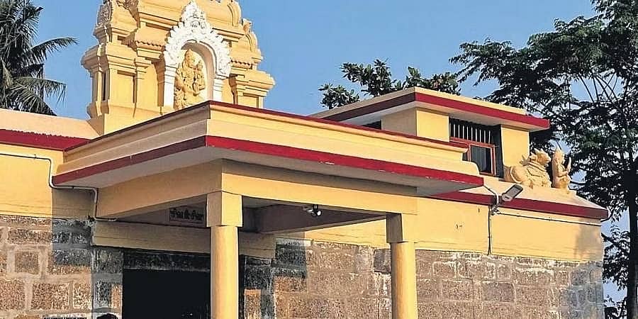 ಶಕ್ತಿ ಯೋಜನೆ: ಉಚಿತ ಬಸ್ ಪ್ರಯಾಣದಿಂದ ಮಹಿಳಾ ಭಕ್ತರ ಹೆಚ್ಚಳ; ಪ್ರಮುಖ ದೇಗುಲಗಳ ಹುಂಡಿ ಸಂಗ್ರಹದಲ್ಲೂ ಏರಿಕೆ