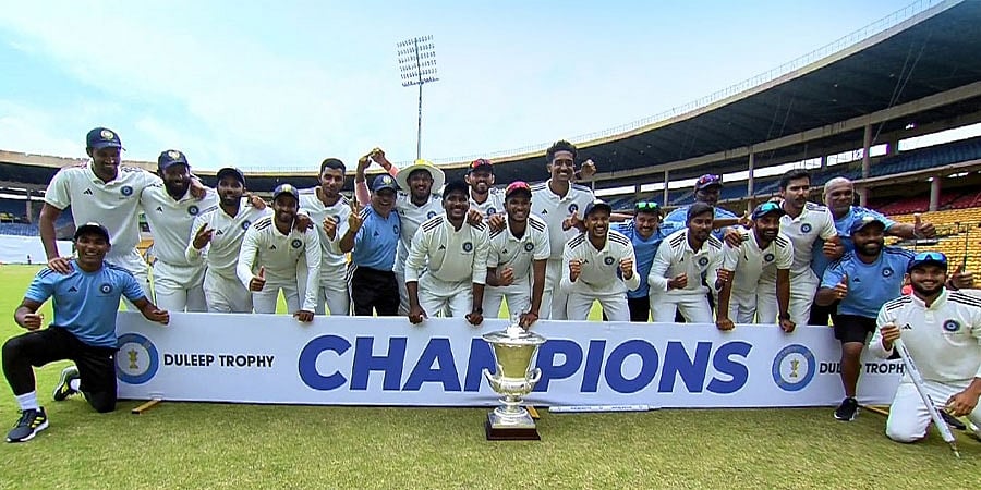 Duleep Trophy 2023: ಕೊನೆಗೂ ಪ್ರಶಸ್ತಿ ಬರ ನೀಗಿಸಿಕೊಂಡ ದಕ್ಷಿಣ ವಲಯ, ಪಶ್ಚಿಮ ವಲಯ ವಿರುದ್ಧ 75 ರನ್ ಗಳ ಜಯ